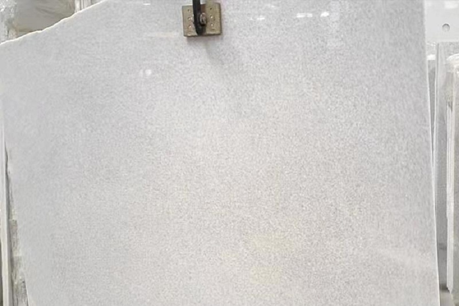 Design Advantages of Using Uniform, Vein-Free Marble